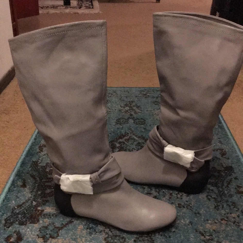 B Makowsky Boots